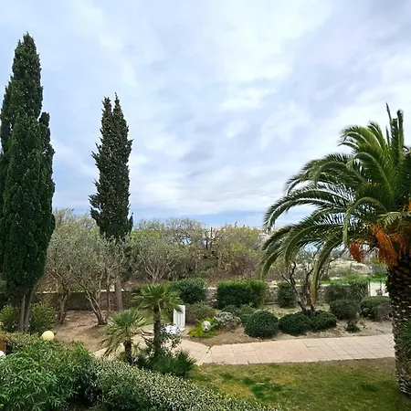 Beachfront For 6 Free Wifi, Air Conditioning, Garage, Swimming Pool * Sète