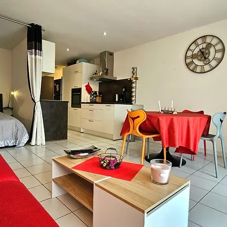 Beachfront For 6 Free Wifi, Air Conditioning, Garage, Swimming Pool * Sète