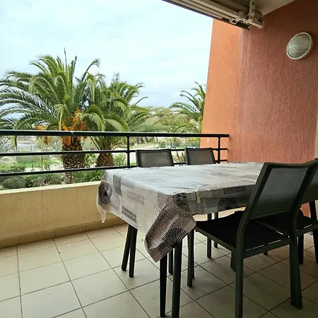 Beachfront For 6 Free Wifi, Air Conditioning, Garage, Swimming Pool Apartmán Sète