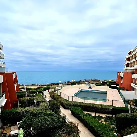 דירה Beachfront For 6 Free Wifi, Air Conditioning, Garage, Swimming Pool