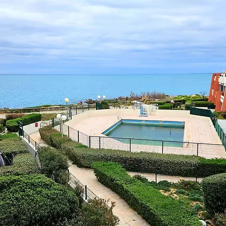 Beachfront For 6 Free Wifi, Air Conditioning, Garage, Swimming Pool *